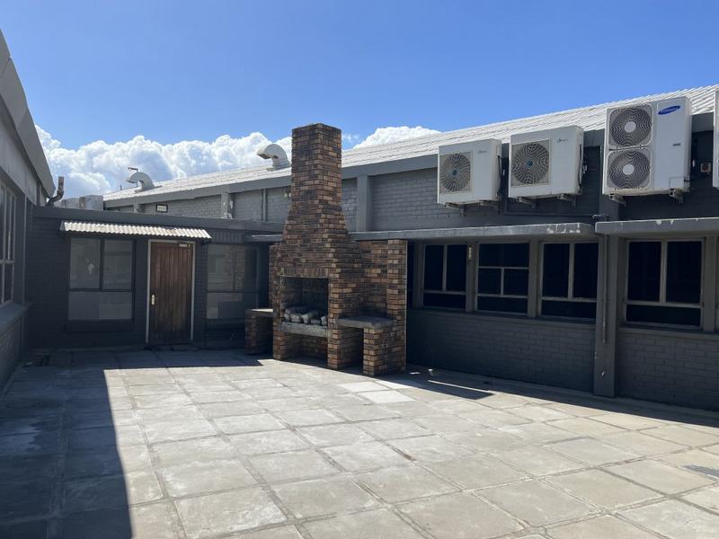 To Let commercial Property for Rent in Paarden Eiland Western Cape